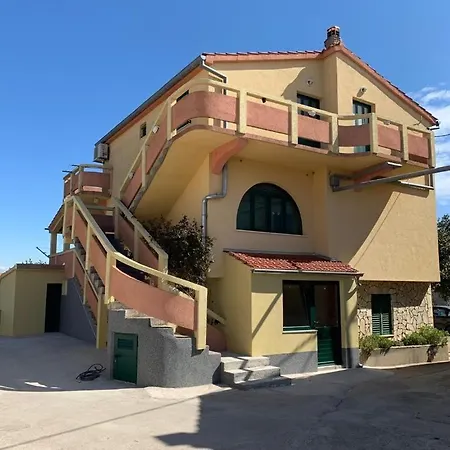 Garden View דירה *