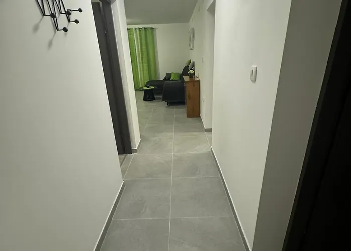 Garden View דירה סאלי