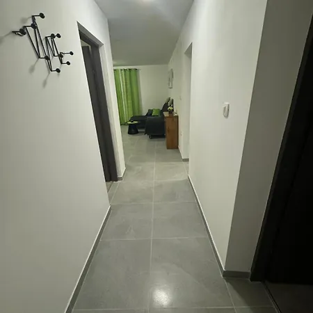 Garden View 아파트 살리